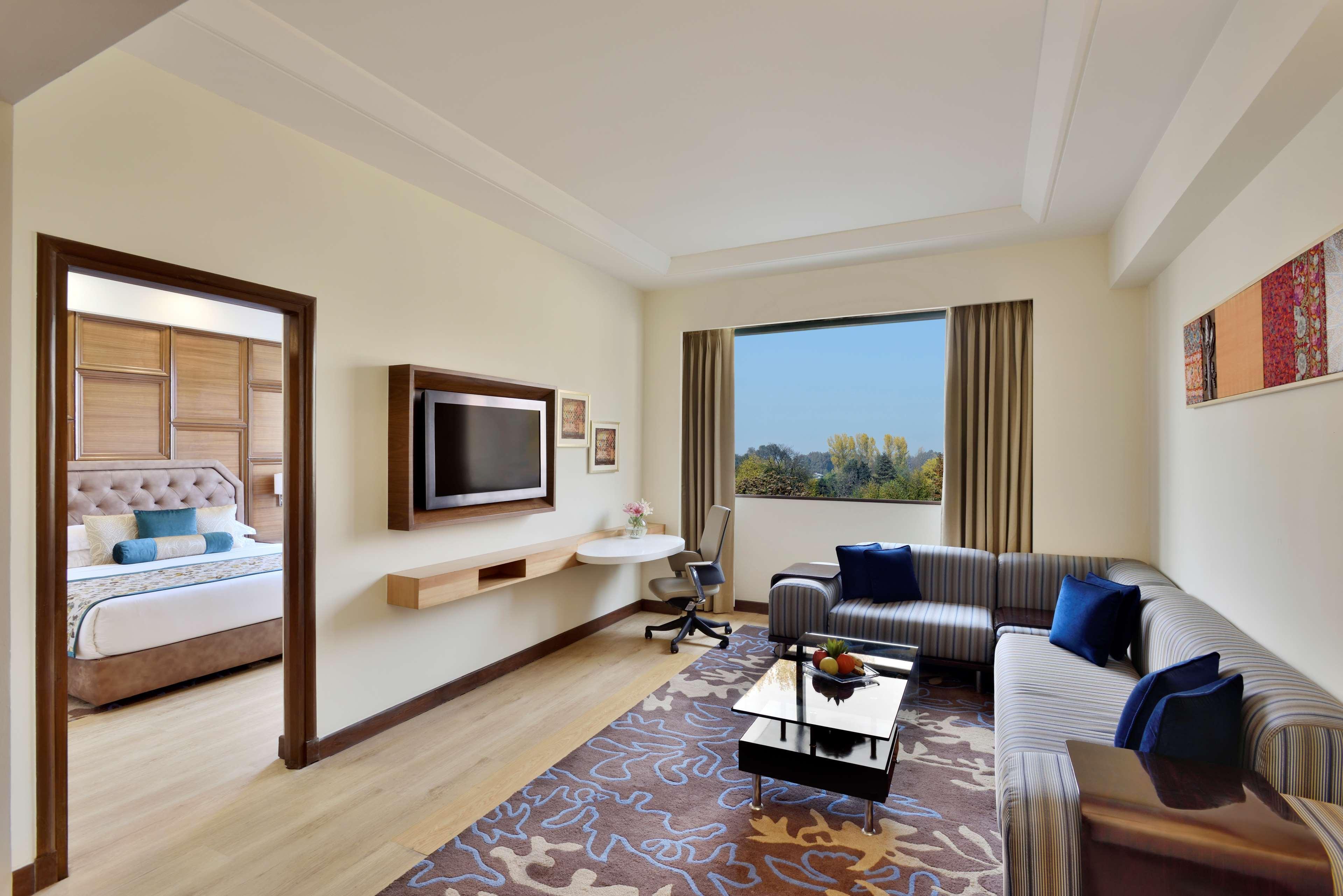 Radisson Srinagar Hotel Luaran gambar