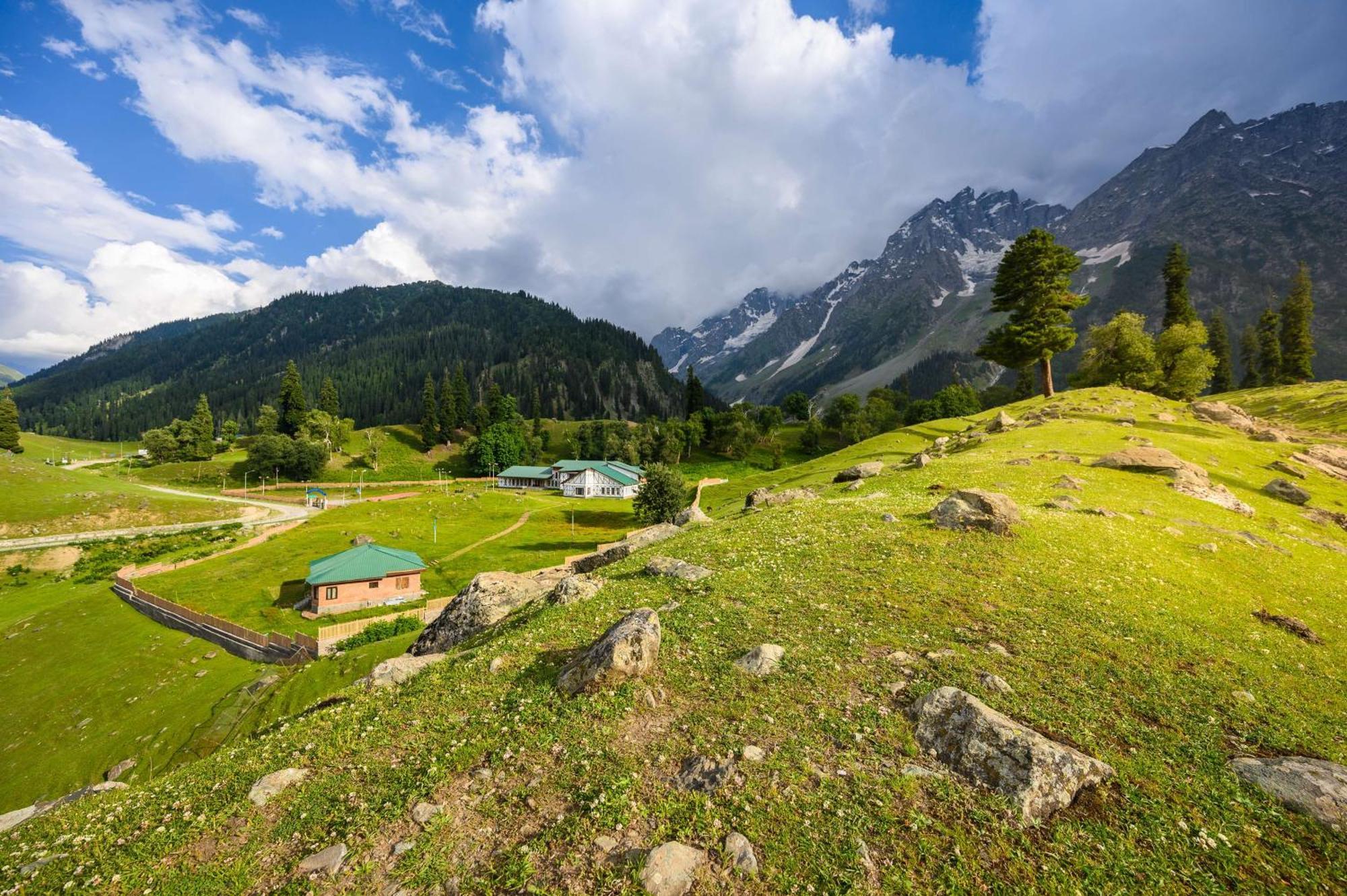 Radisson Srinagar Hotel Luaran gambar