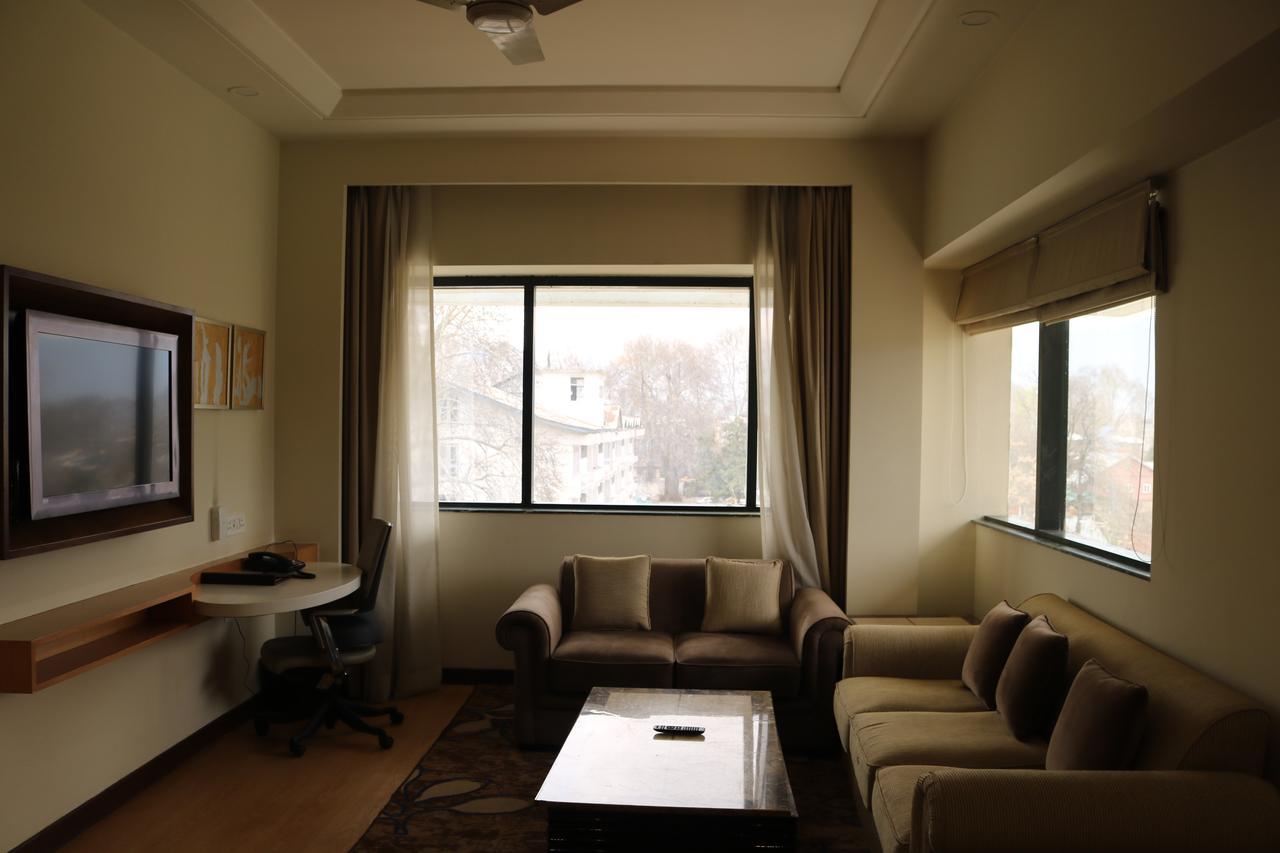 Radisson Srinagar Hotel Luaran gambar