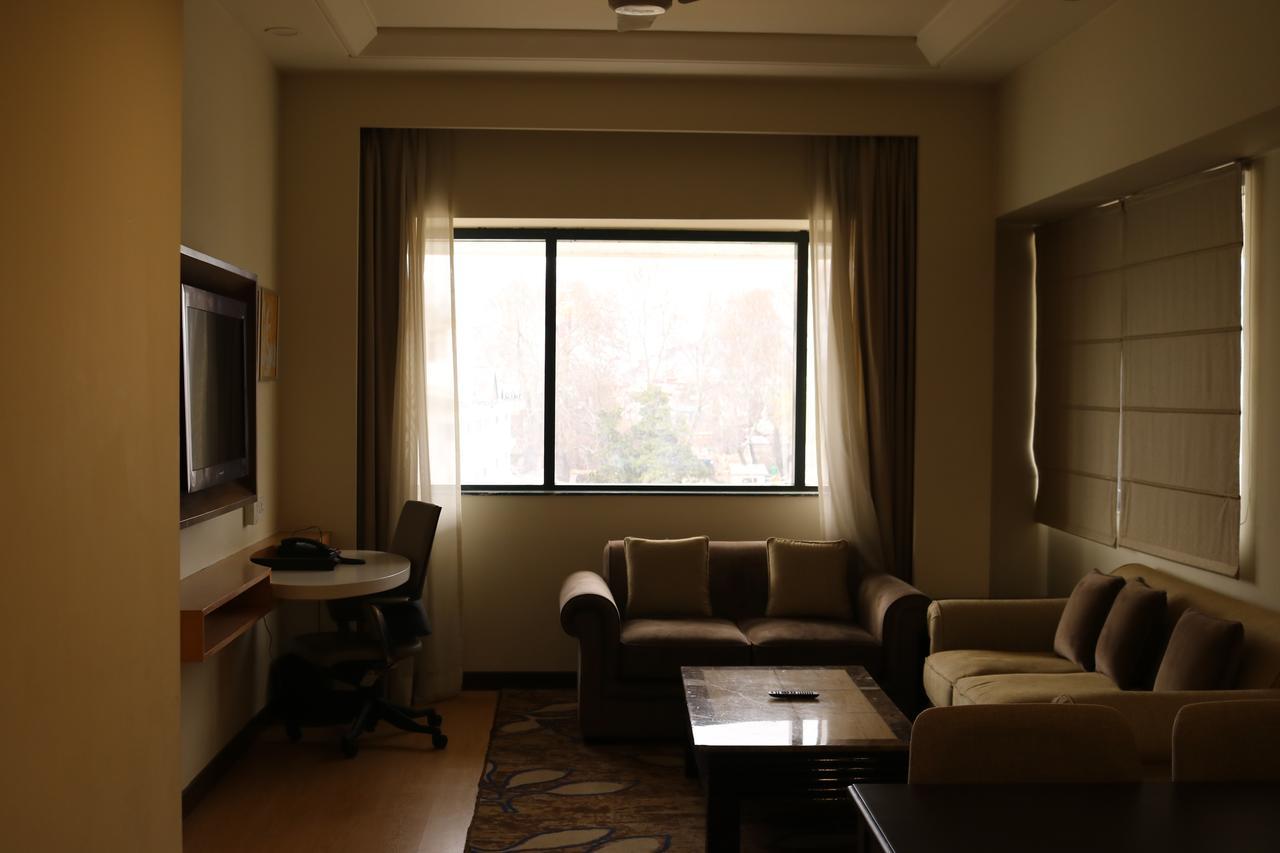 Radisson Srinagar Hotel Luaran gambar