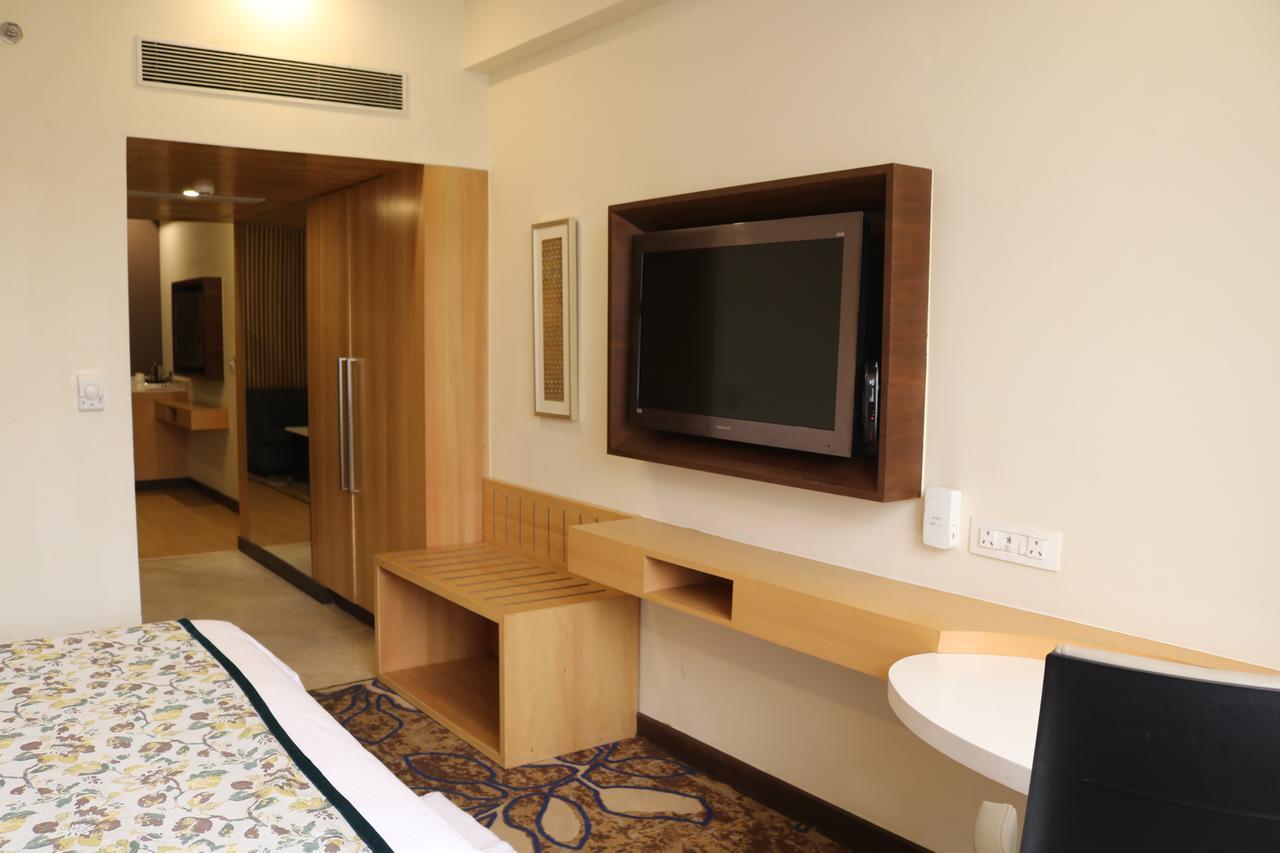 Radisson Srinagar Hotel Luaran gambar